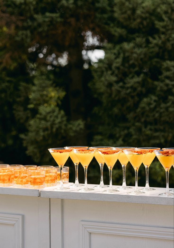 Choosing a mobile bar by event type