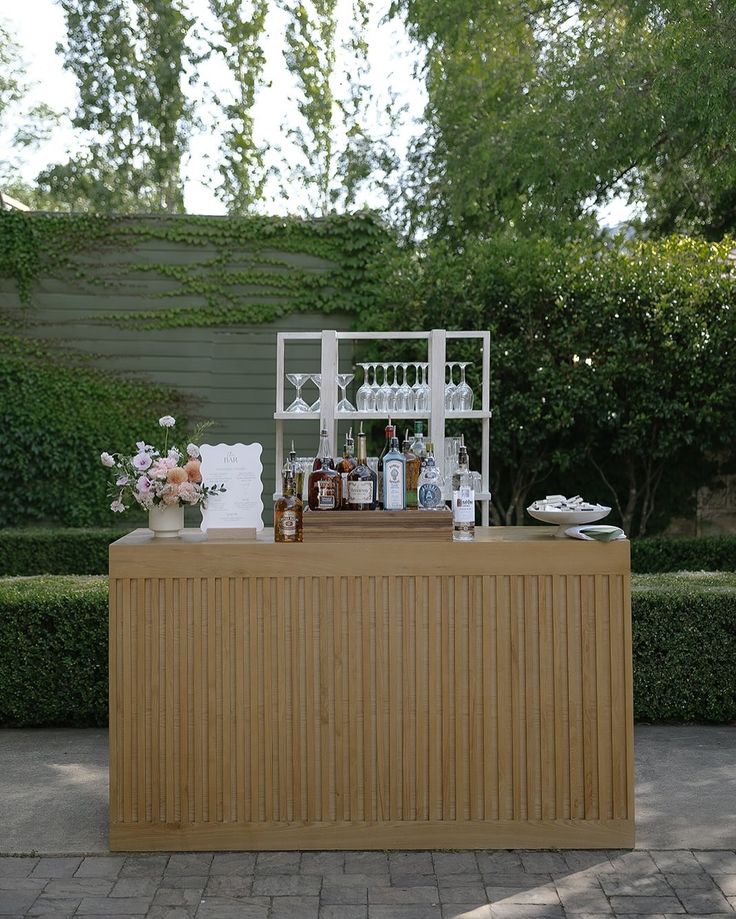 Mobile bar event service